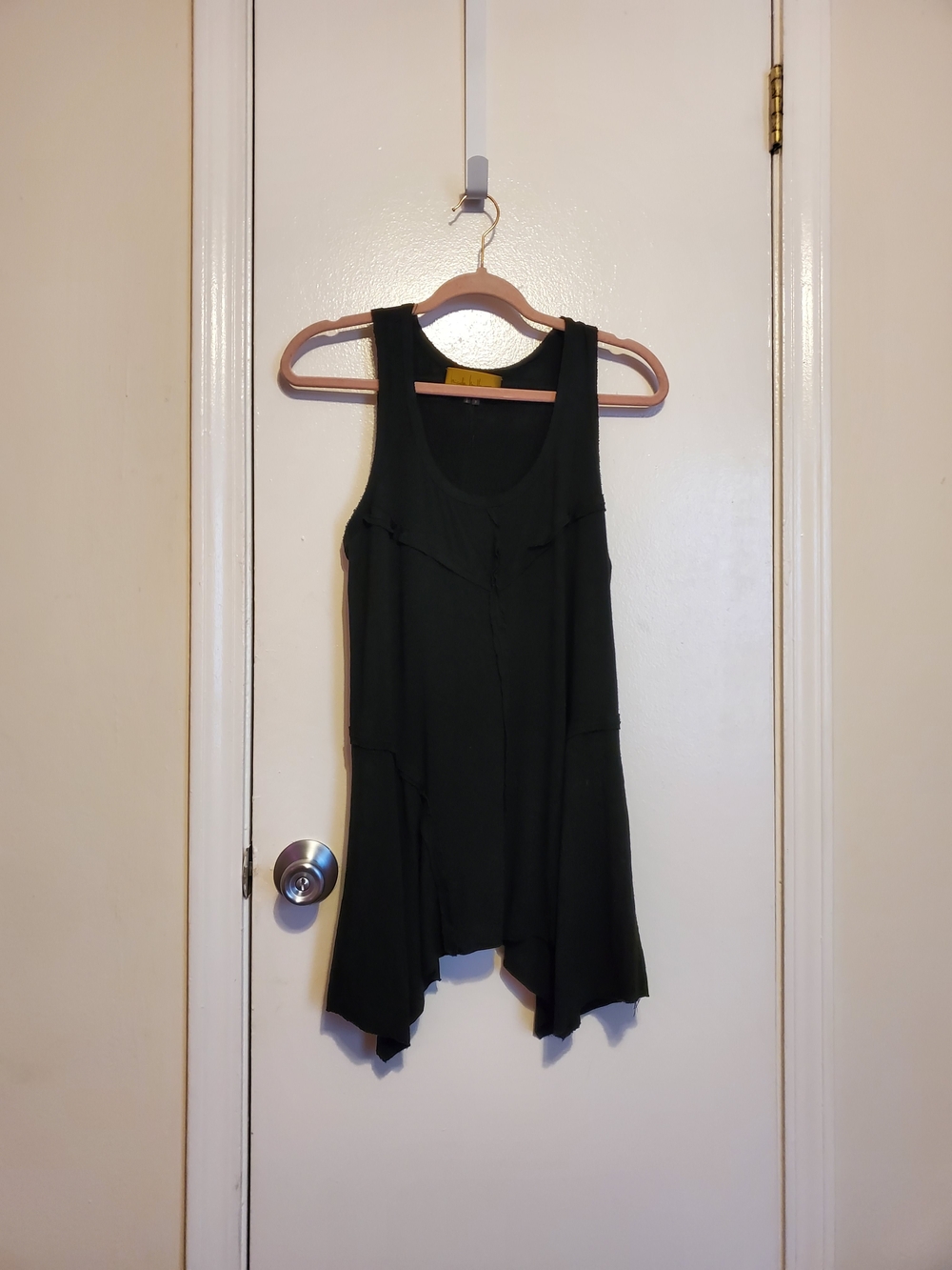 Nicole Miller Black Sleeveless Tunic Tank